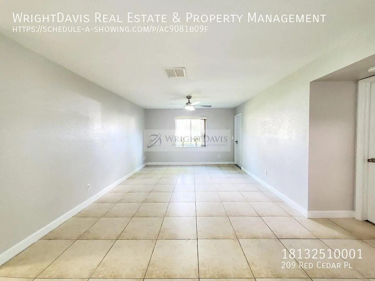 Fully Remodeled 2BR/2BA Condo with Fenced Paver Patio in Brandon — Photo 4