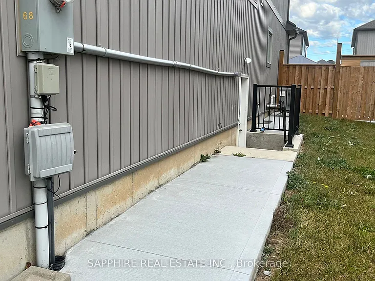 28 Barker Pkwy — Photo 2
