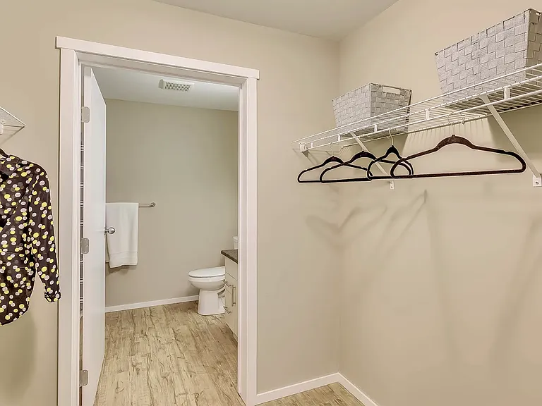 1640 Sycamore Dr — Photo 6