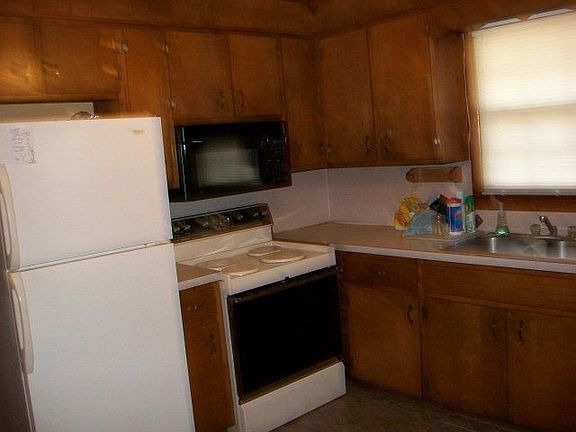 2nd image of 337 Sunset Dr