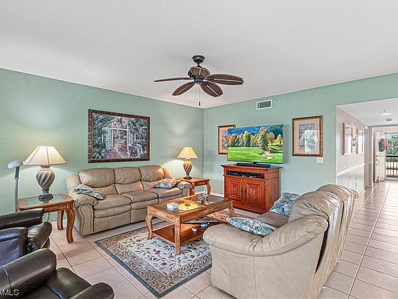5th image of 4040 Durango Ct Unit 207