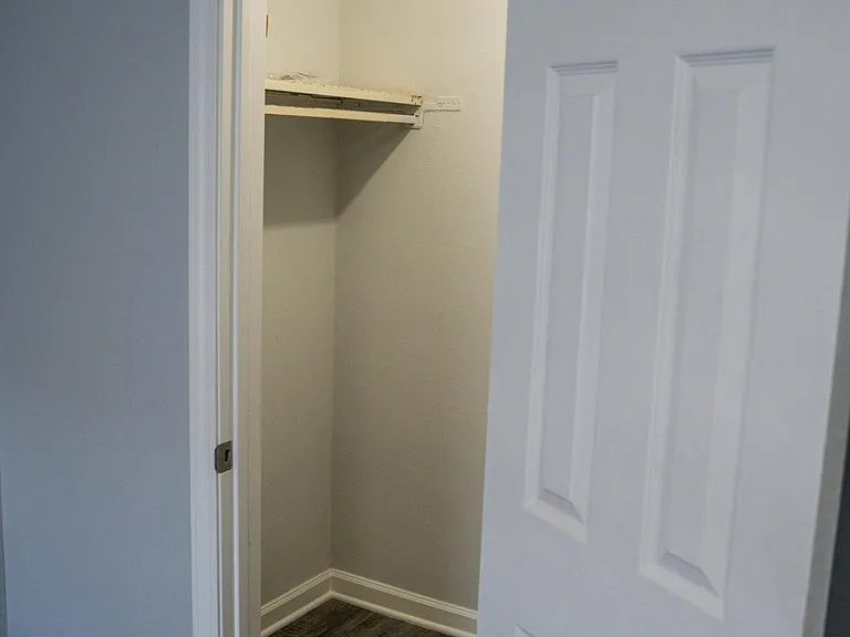 Oak Lane Apartments — Photo 31