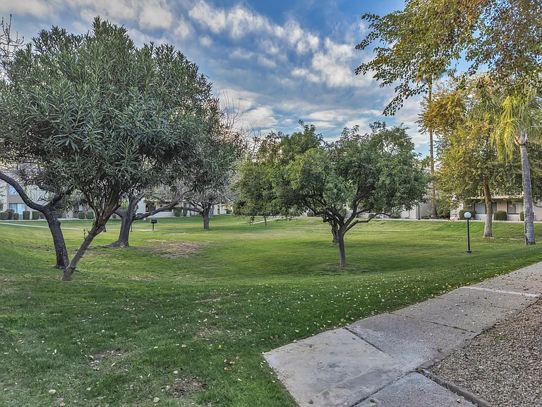8649 E Royal Palm Rd #121 — Photo 46