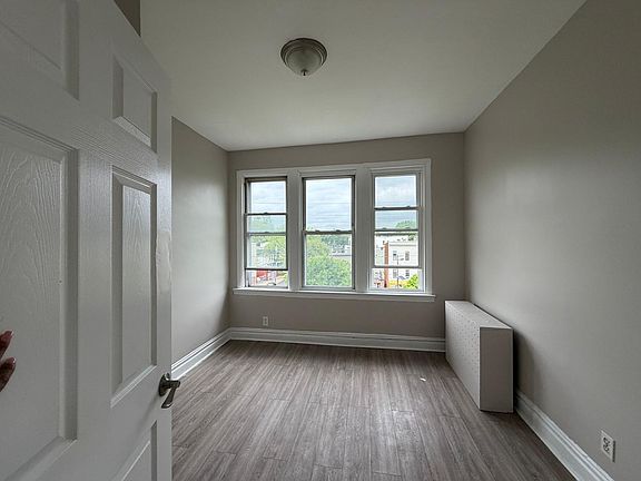 4th image of 241 Duncan Ave APT 6