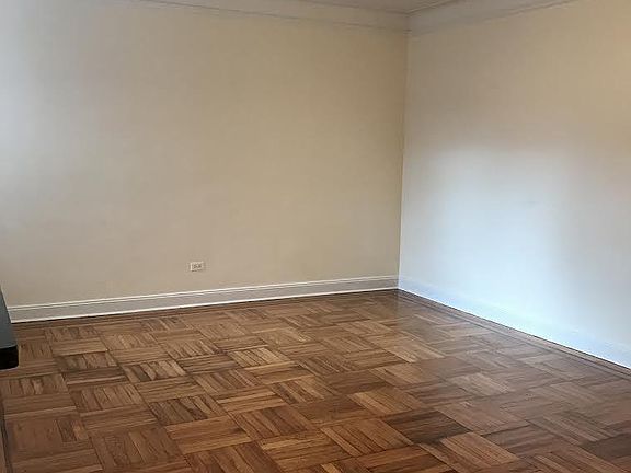 5th image of 2160 E 17th St #2