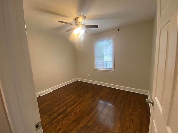 5th image of 2110 Fallon Ave SE