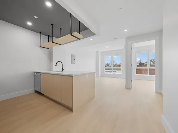 77-63 Vleigh Place image 1 of 13