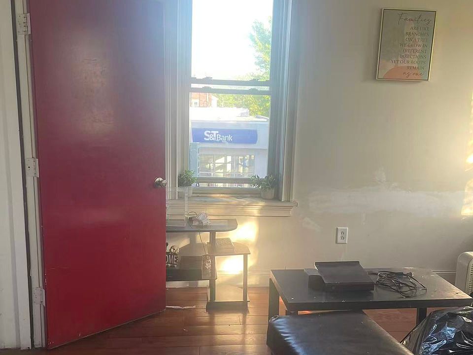 2nd image of 6139 Ridge Ave