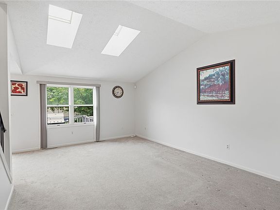 4th image of 149 Flower Dale Dr