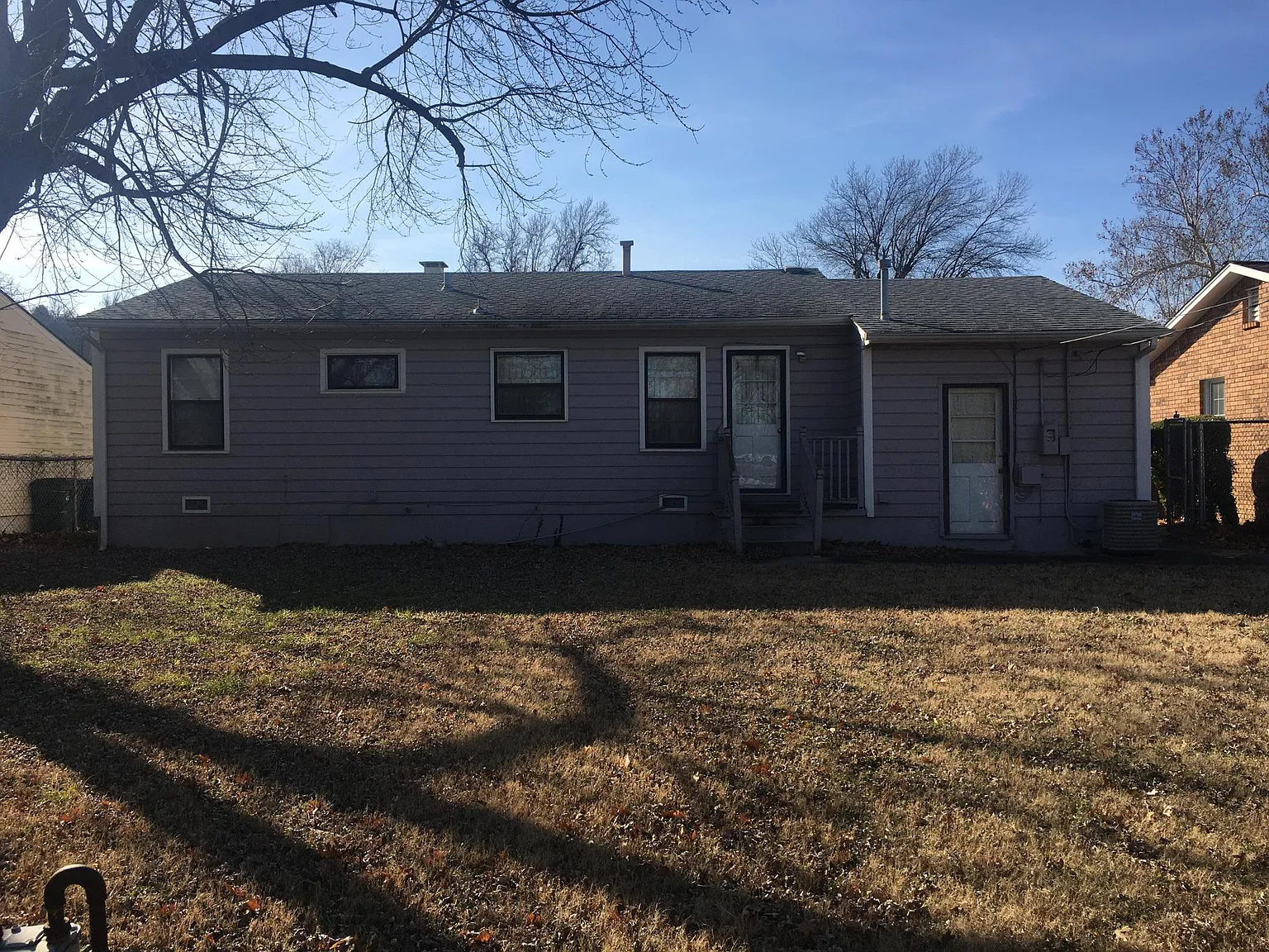 2 bed, 910 sqft, $975 — Photo 2