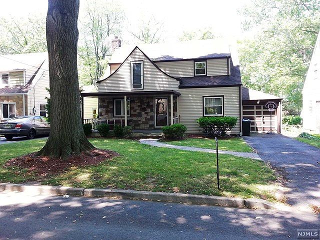 2nd image of 1842 Longview Ct