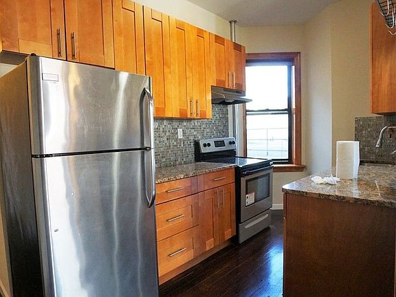 5th image of 235 2nd Ave APT 4B