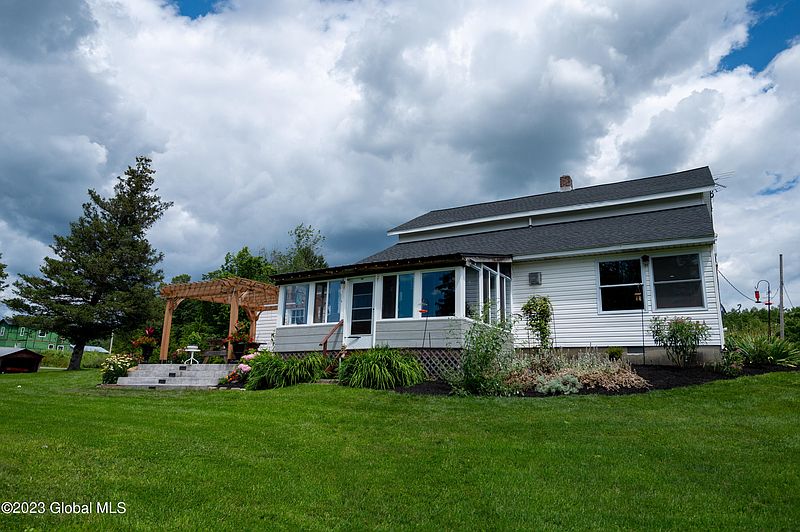 5th image of 212 Horning Road