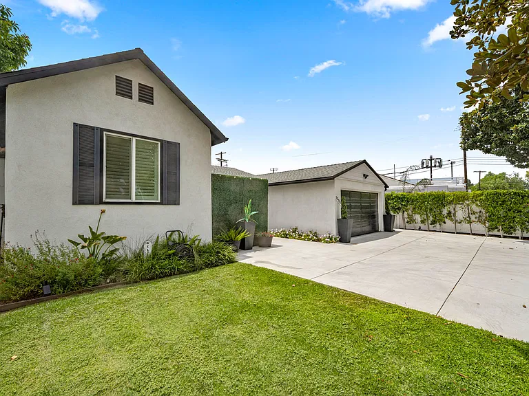 13730 Community St — Photo 14