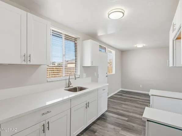 4043 E 26th St, Tucson, AZ 85711