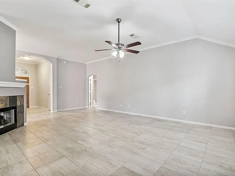 1319 Castlemist Dr — Photo 7