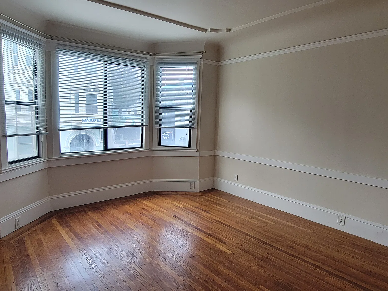 Studio, $2,500 — Photo 3