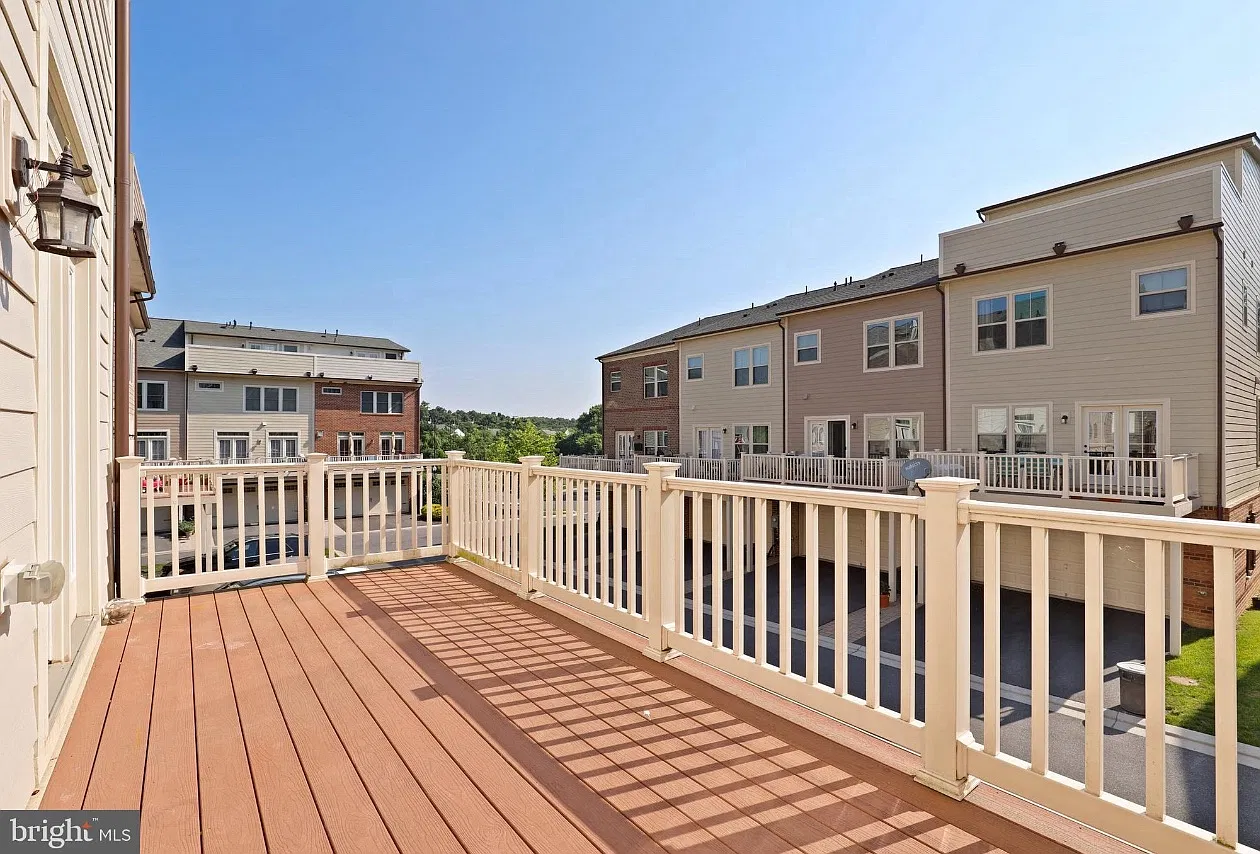 9170 Kenway Ln — Photo 4
