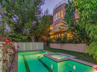 2505 N Bowmont Dr, Beverly Hills, CA 90210