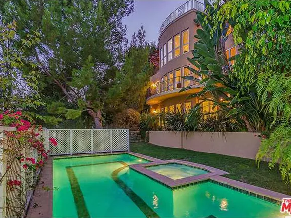 2505 N Bowmont Dr, Beverly Hills, CA 90210