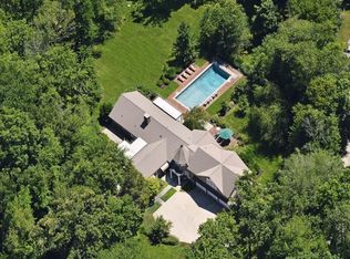15 Blueberry Ln, Darien, CT