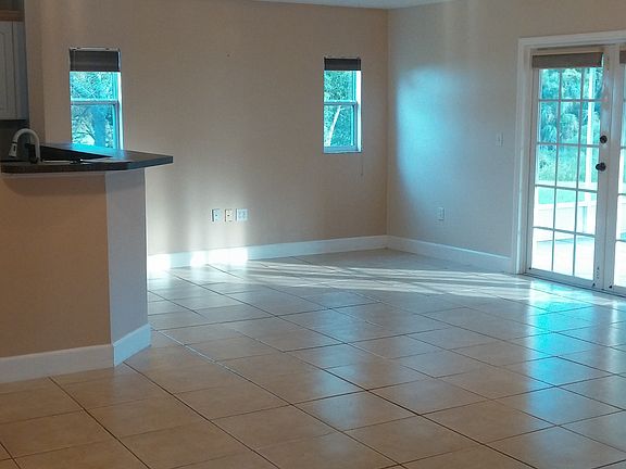 walking into the main grearoom area
