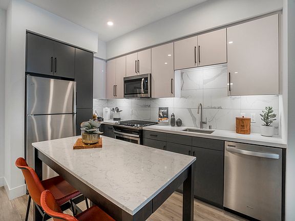 5th image of 1815 S Westside Dr Unit 1087