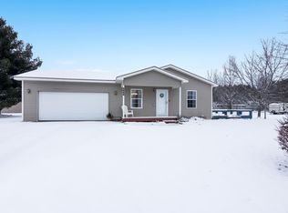 2200 Labrador Ln, Grawn, MI 49637