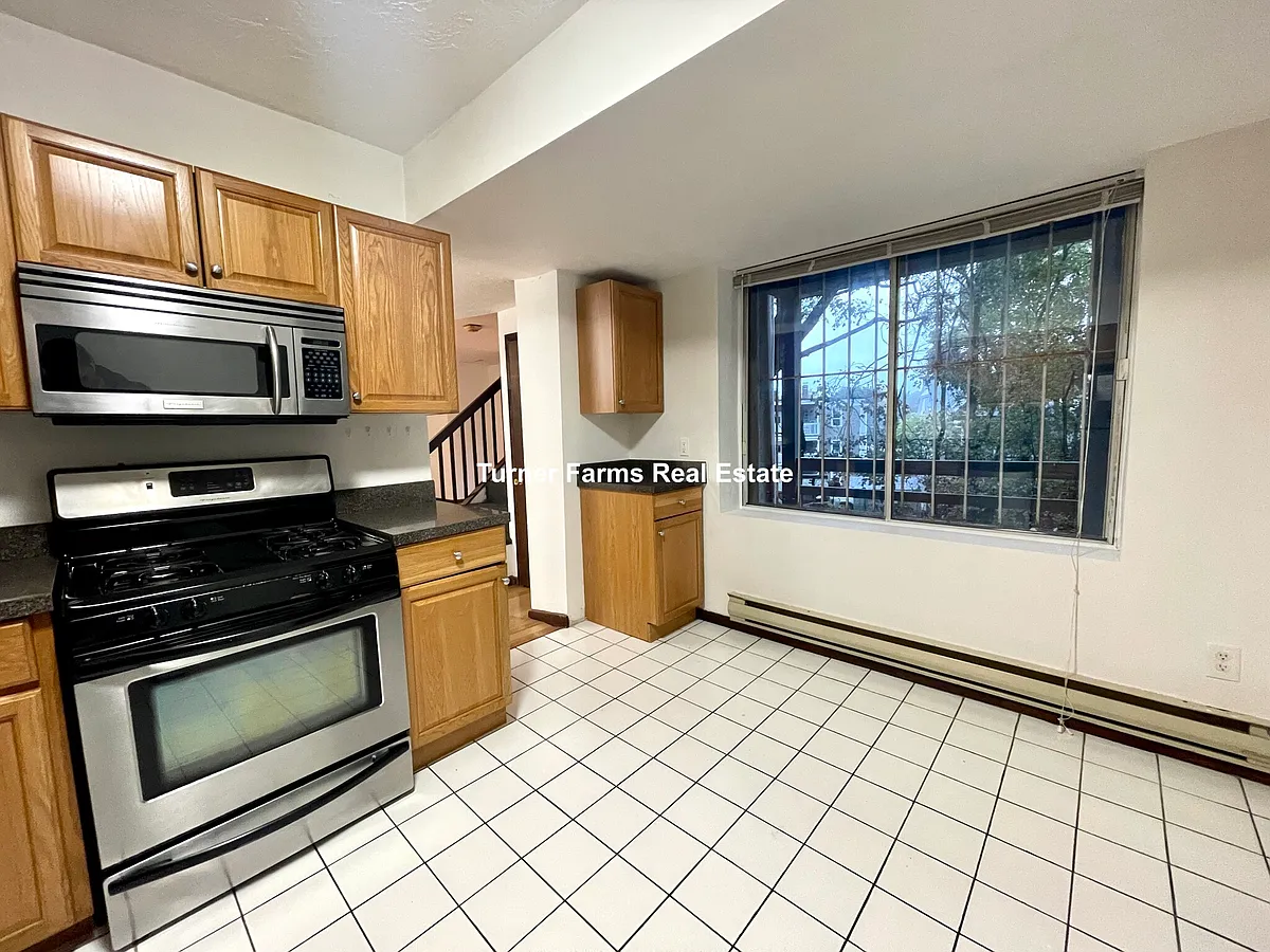 Building Photo - 89 Sheridan St #1A
