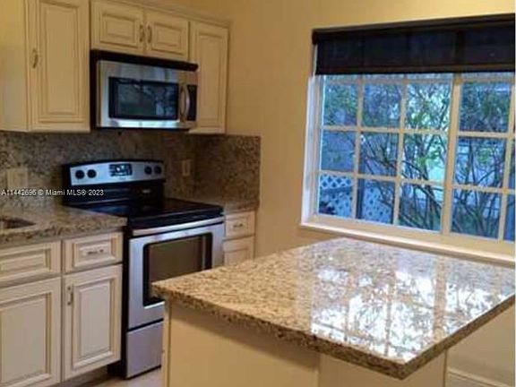 5th image of 16731 SW 5th Ct