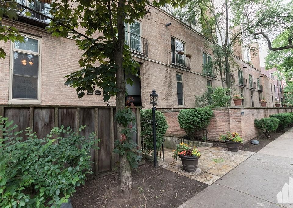 1st image of 2826 N Burling St #418