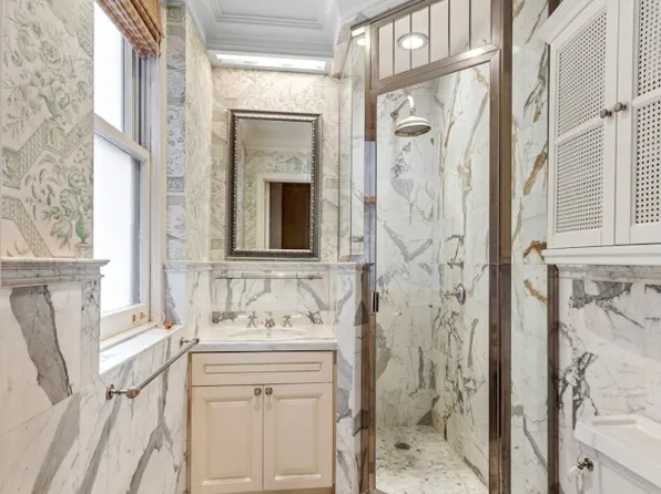 14 Sutton Place South image 8 of 12