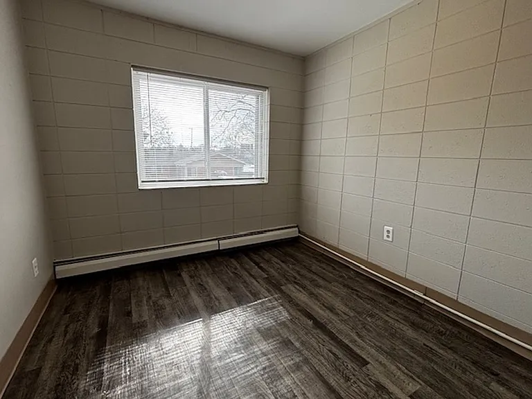 Apartment off 28th and Clyde Park Available — Photo 63