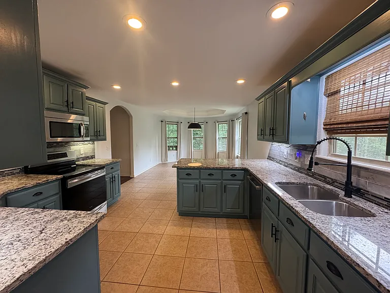16 Wiltshire Dr — Photo 8