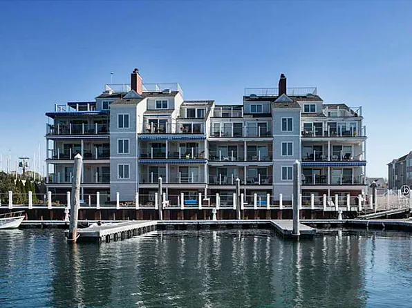31 Coddington Wharf APT 21, Newport, RI 02840