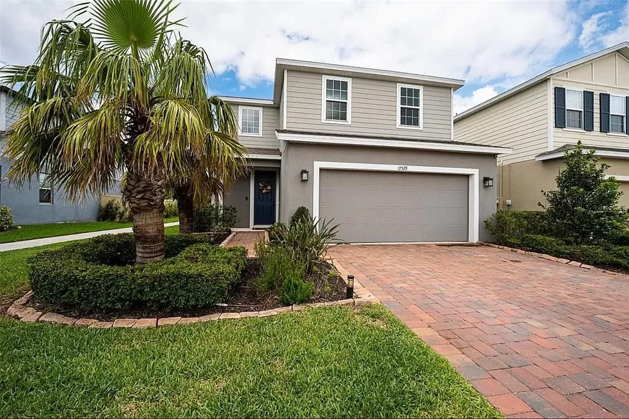 4 bed, 2.5 bath, 2466 sqft, $2,950 — Photo 1