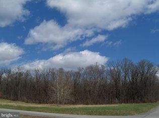 56 Piscataway Ln, Hedgesville, WV 25427