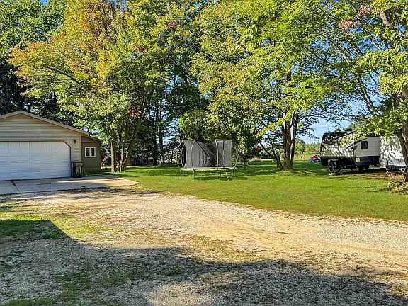 3rd image of 8281 W Cutcheon Rd