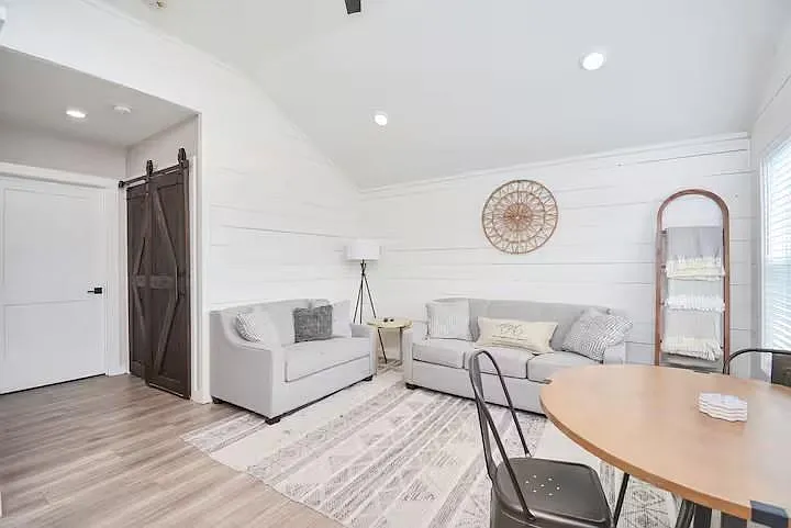 5324 Avenue L — Photo 7
