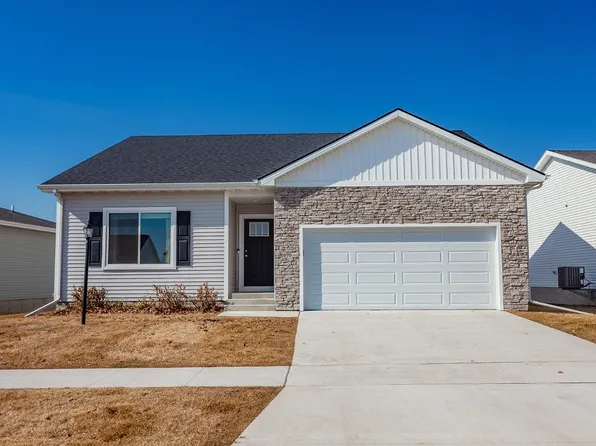 6696 NE 12th Ct, Des Moines, IA 50313