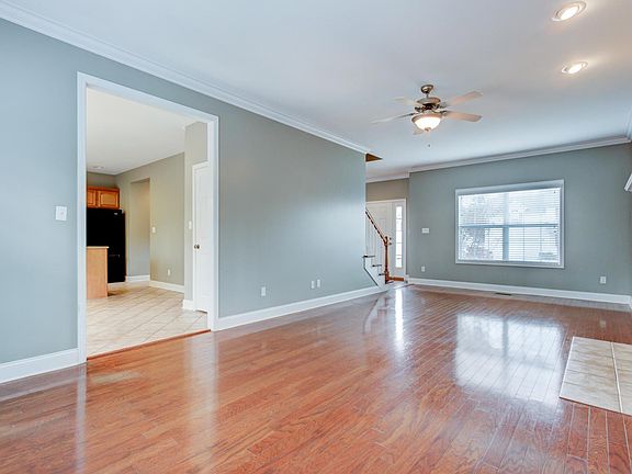 3rd image of 823 Mackenzie Dr Lot 8