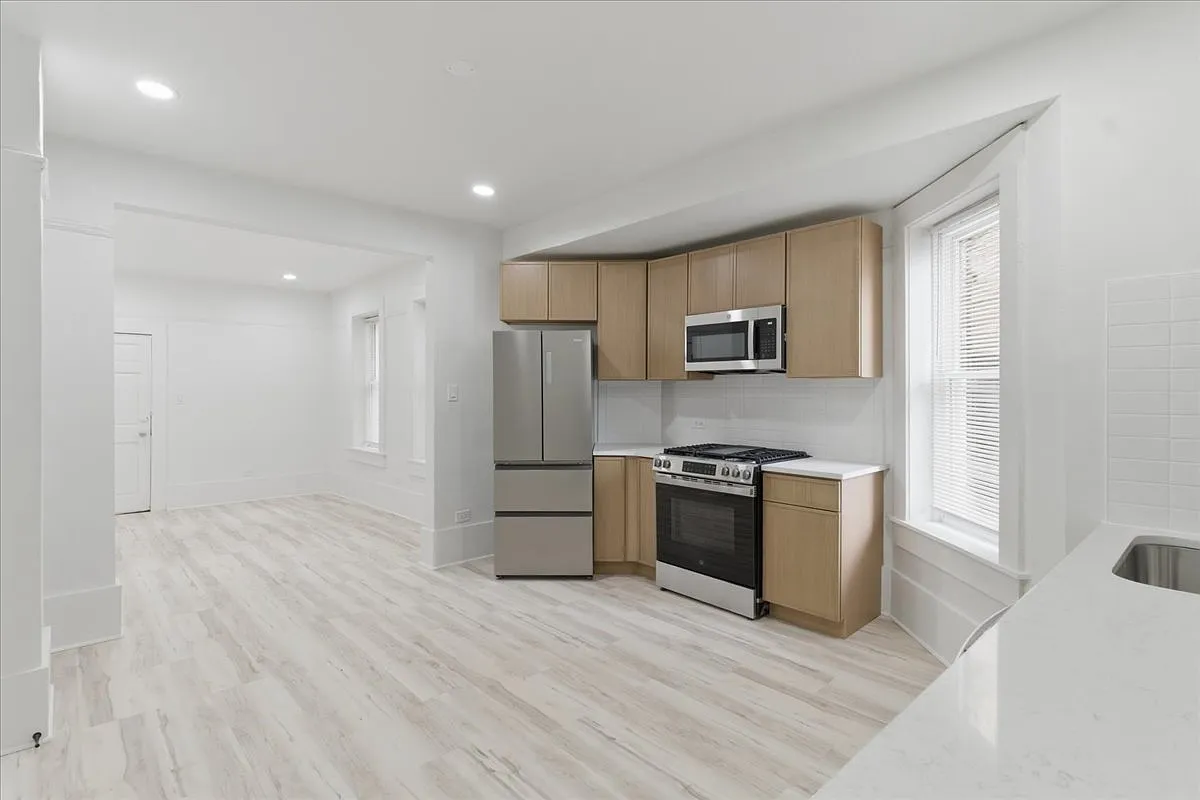 Building Photo - 2607 W Haddon Ave #2Z