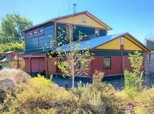 135 Twin Lakes Dr, Lee Vining, CA 93541