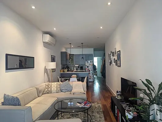 Rented by Skyline Group Real Estate | media 3