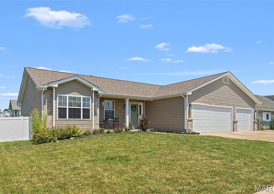 1st image of 1811 Hackmann Hollow Dr