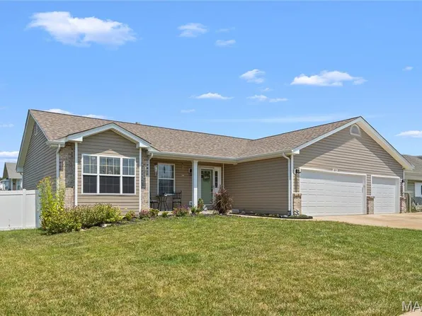 1811 Hackmann Hollow Dr, Wentzville, MO 63385
