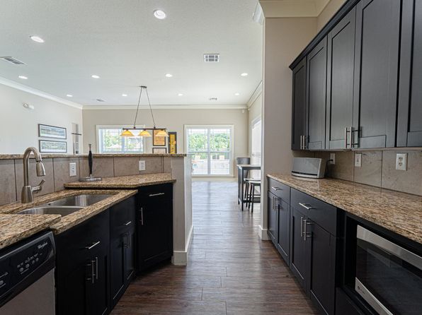 2260 Bennett Springs Dr #83-305