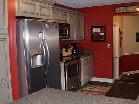 5th image of 109 Summit Ln