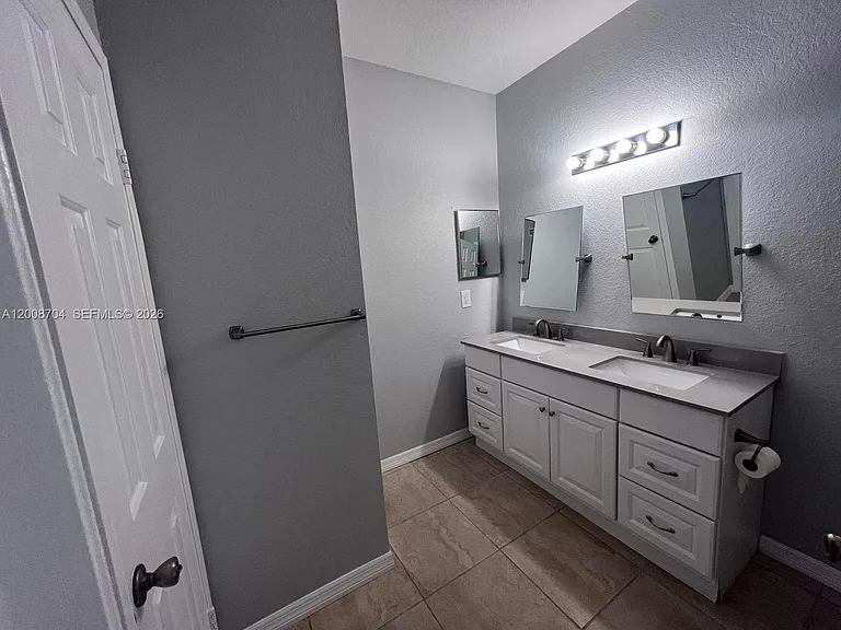 2544 Robert Trent Jones Dr #825 — Photo 12