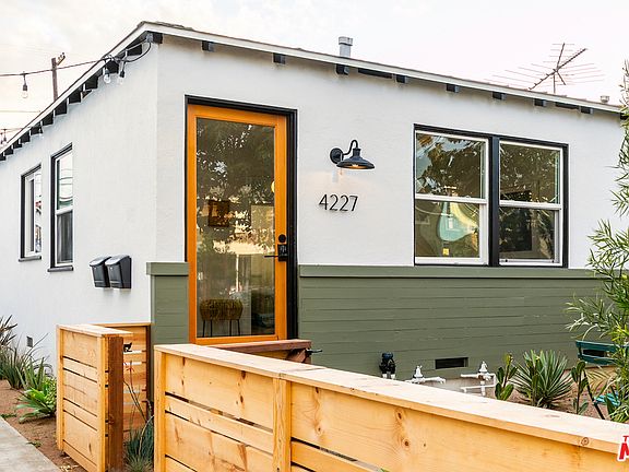 2nd image of 4227 S Centinela Ave